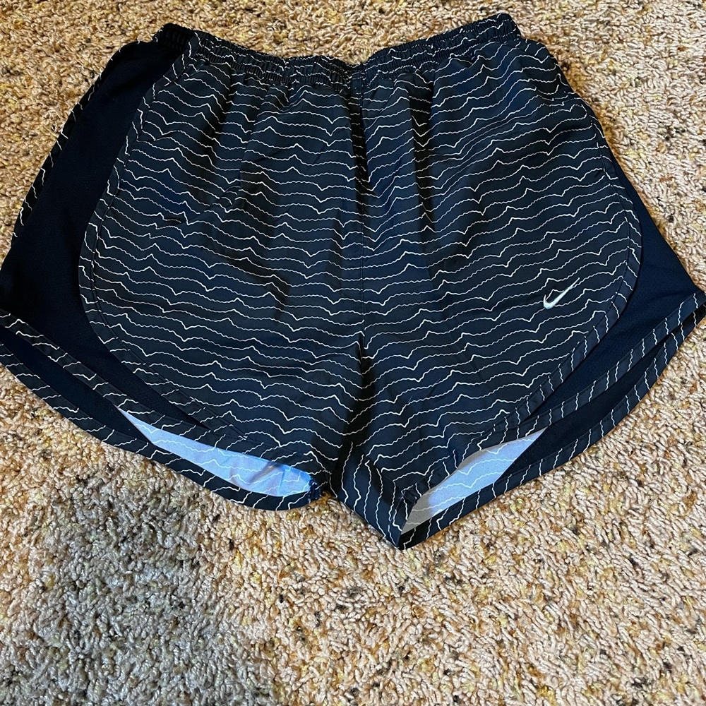 super cute nike running shorts in great condition
